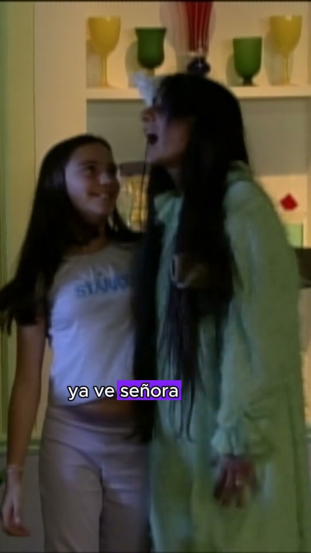 Ricky Martín le lleva serenata a Bibi ? #LaFamiliaPLuche #Comedia #Humor