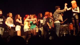 (HD) Paramore and fans - Live Anklebiters - Rockhal Luxembourg 13-06-2013