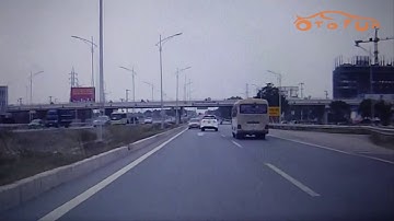 [Camera hành trình] - Xe ôtô đi ngược chiều trên cao tốc Bắc Giang - Hà Nội
