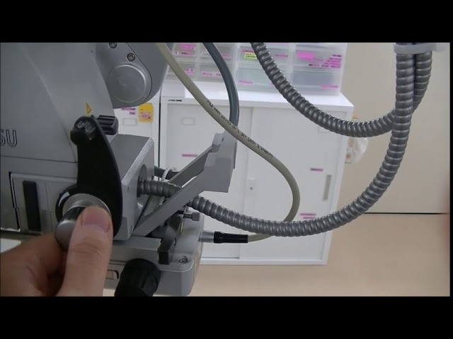 How to use an ophthalmic surgical microscope - YouTube