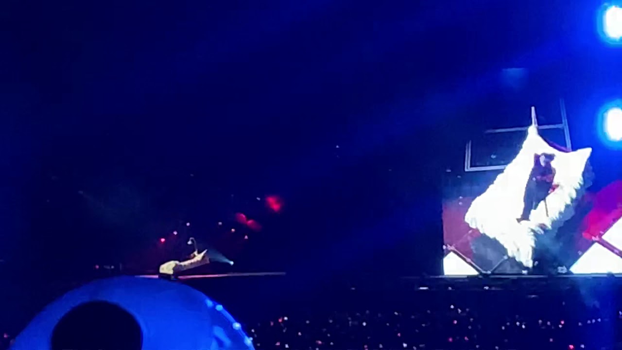 BTS IN SAUDI ARABIA: Taehyung”V” ( Intro: Singularity)