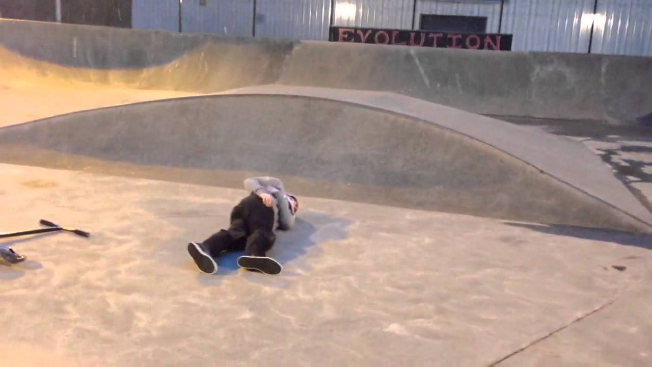 Scooter kid fail - YouTube