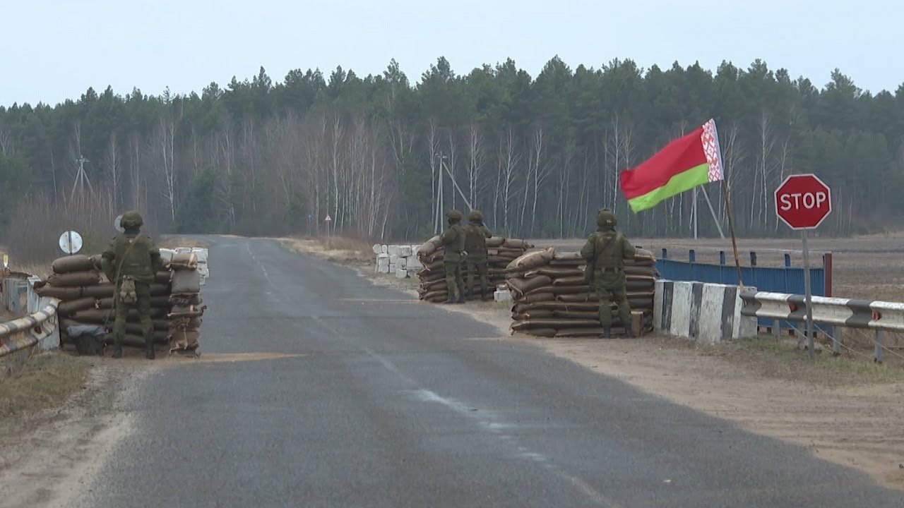 Что происходит на границе беларуси. Украинско белорусская граница. Белорусские пограничники на границе с Украиной. Беларусь границы. Беларусь войска на границе.