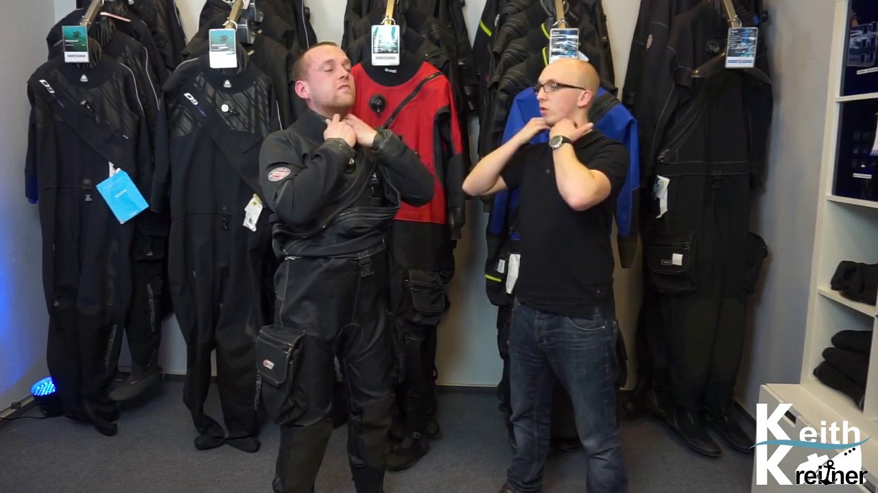 Trilaminat Trockentauchanzug anziehen