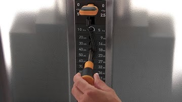 Precor - Discovery Series Selectorized Line DSL505 Rear Delt Instructional Video