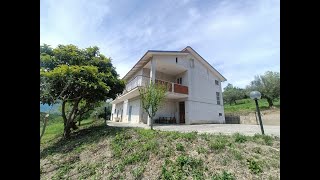 Spacious country house with 10000 sqm of land in walking distance to Penne, historic town, Abruzzo