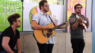 Street Buskers &#39;Jam Jar&#39; in Manchester