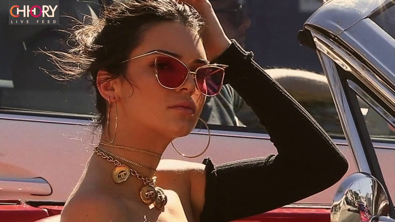 Kendall Jenner Cruises Around La In Red Convertible Mustang 69 Youtube