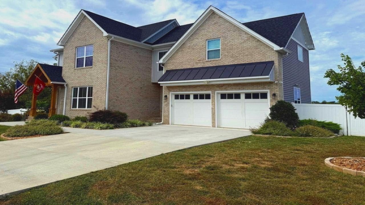 347 MOONSTONE DRIVE, KEARNEYSVILLE, WV Presented by Diva Bunting.