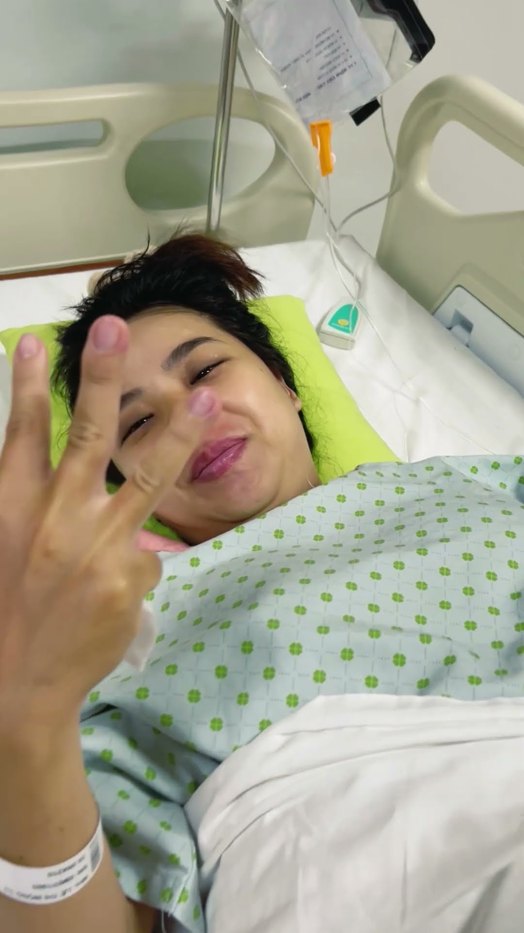LNF - Lý do chị Linh Nhi không xuất hiện trên video || Linh Nhi at the hospital #shorts