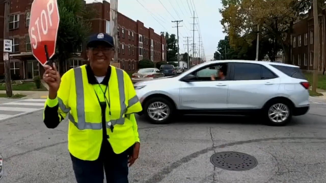 Louisville's 'Queen of Traffic' to hang up her vest after 25 years