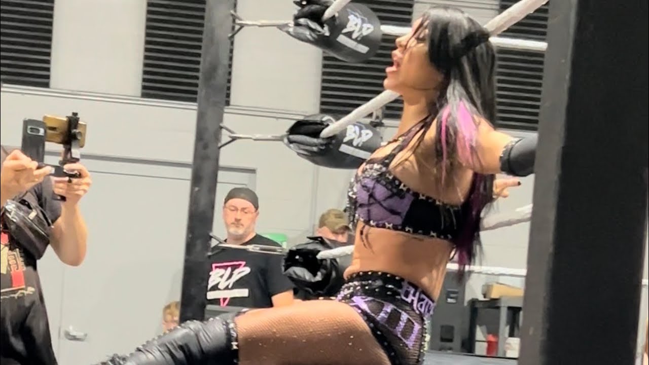 Elayna Black (Cora Jade) vs Rachel Armstrong