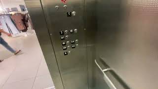 Lame Crappy Schindler 330A Hydraulic Elevator @ H&M | Easton Town Center | Columbus, OH
