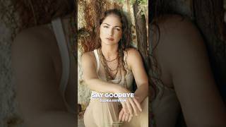 Watch Gloria Estefan Say Goodbye video
