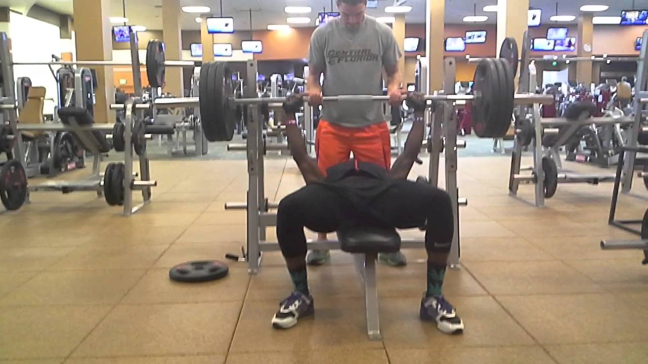 155 lb powerlifter benches 320lbs! YouTube