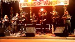 Video thumbnail of "Ukulele Orchestra jako Brno "Start Me Up" (Brněnské Vánoce 2013)"