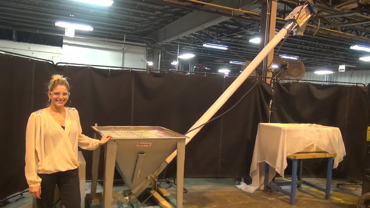 Flexicon Long Screw Conveyor Demonstration
