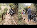 A kind person helped pull up bamboo shoots growing along the road, but was scolded by the owner.