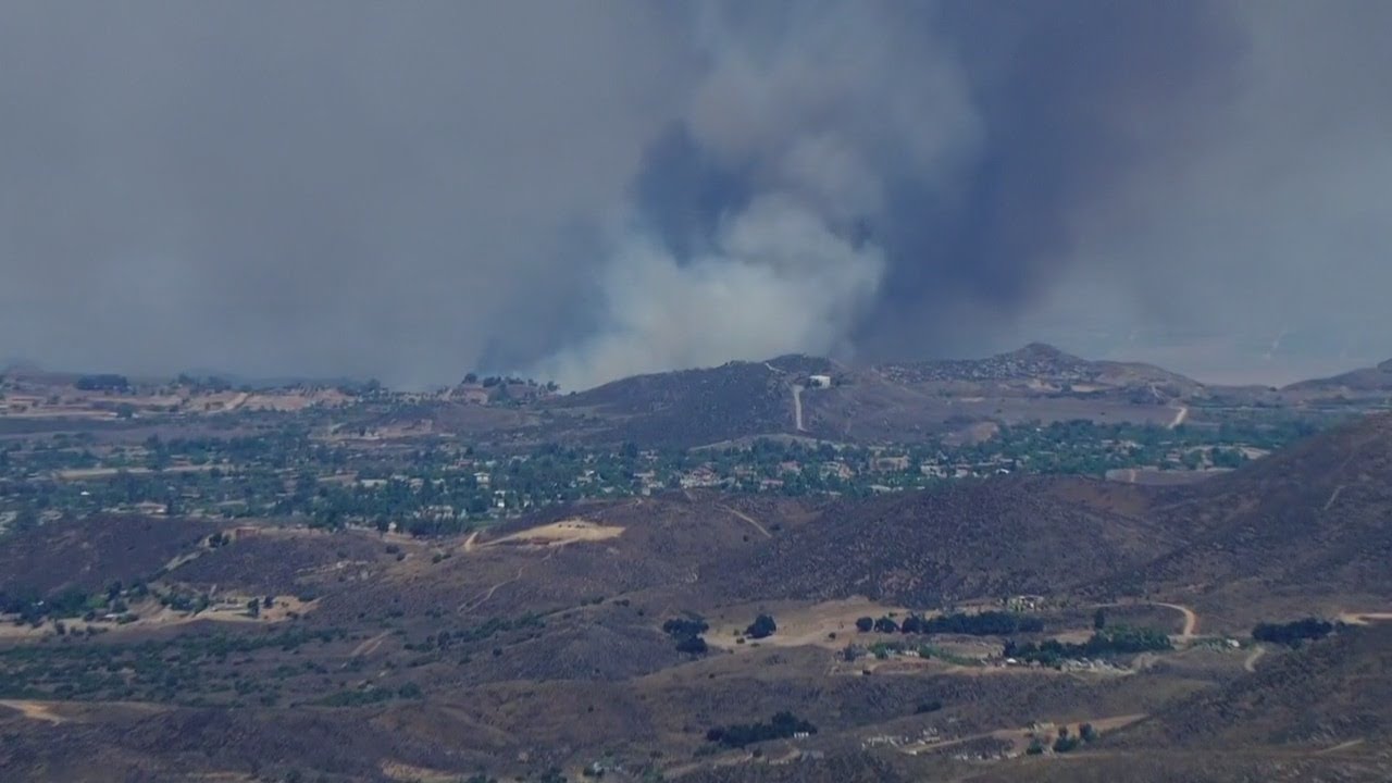 Juniper Fire burning in Riverside County - YouTube