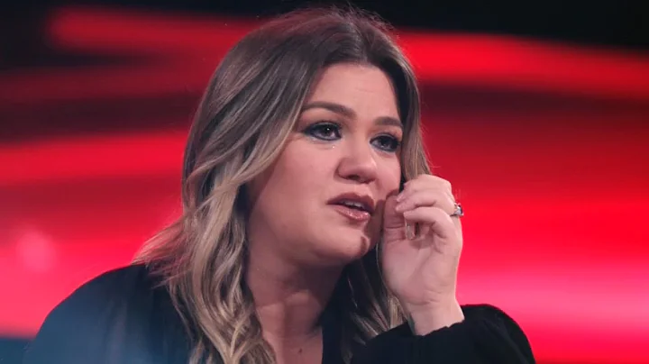The Voice: Kelly Clarkson TEARS UP Over Contestant...