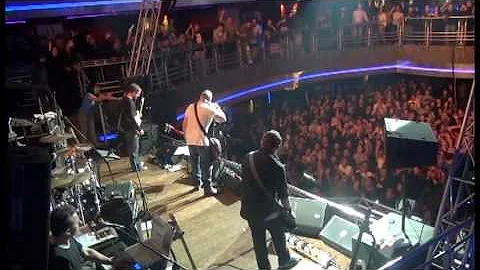 PETER HOOK & THE LIGHT EN LIMA - "Blue Monday/Love...