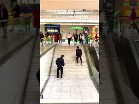 رقص ع الدرج