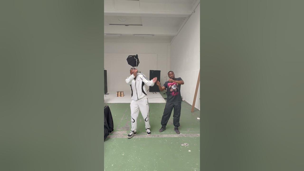 Sjaf legt Emms de ZAAZAA dans uit