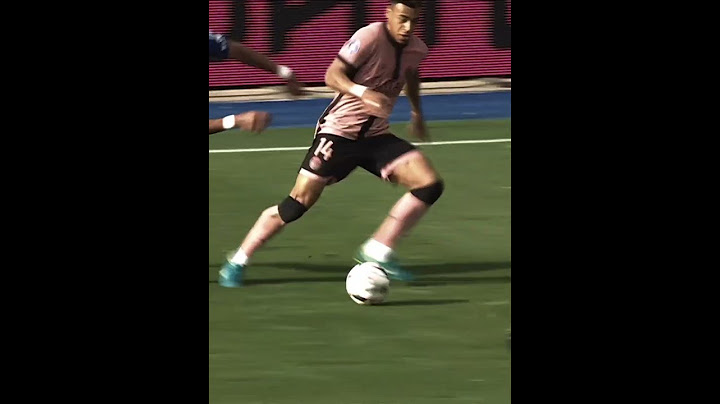 Nutmeg on his big brother 🥶 #football #Ligue1 #Ligue1McDonalds #PSG #DésiréDoué #GuélaDoué #nutmeg