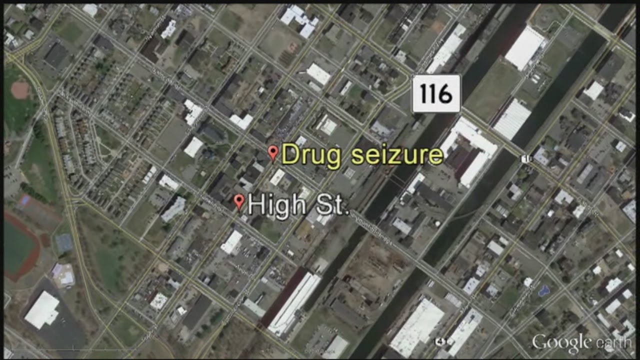 3 arrested after drug raid at Holyoke Mini Mart - YouTube