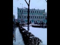 На Советской чистили снег прямо на голову направлявшимся в собор людям