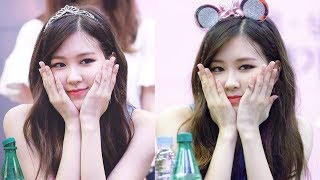 BLACKPINK Habits: Rosé touching her cheek