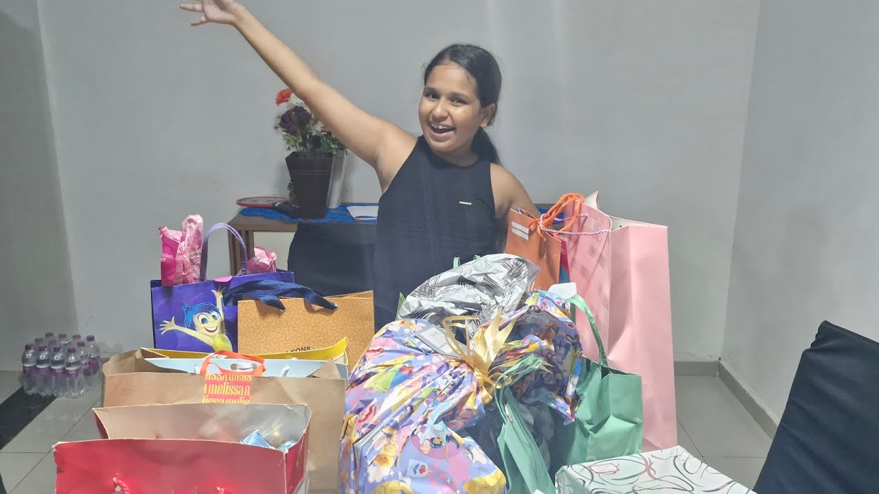 Abrindo os presentes do meu aniversário parte 1 