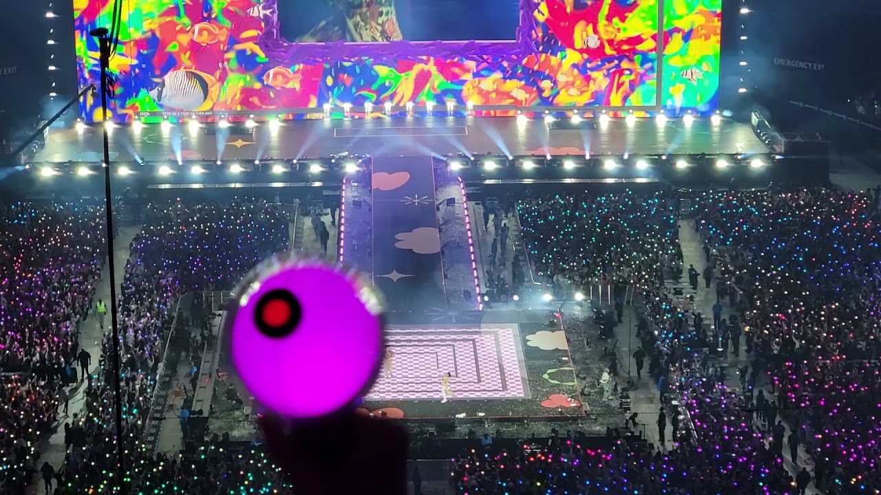 Fancam: BTS PTD ON STAGE CONCERT DAY 1 MEDLEY - I NEED U, SAVE ME, IDOL w/ ARMY BOMB LIGHT SHOW
