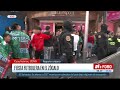 Aficionados hacen fila para ver el partido de México en el Zócalo de CDMX