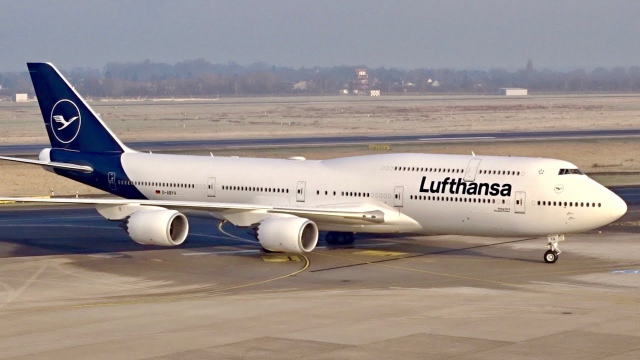 New Lufthansa Livery Boeing 747 8 At Dusseldorf Airport Explorethenew Neue Lufthansa Lackierung Youtube