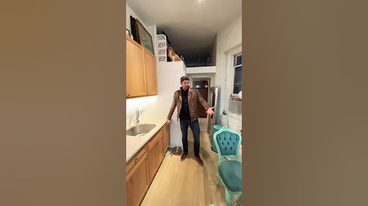 300 ft.² NYC Studio Apartment Tour 🤑 #shorts ￼