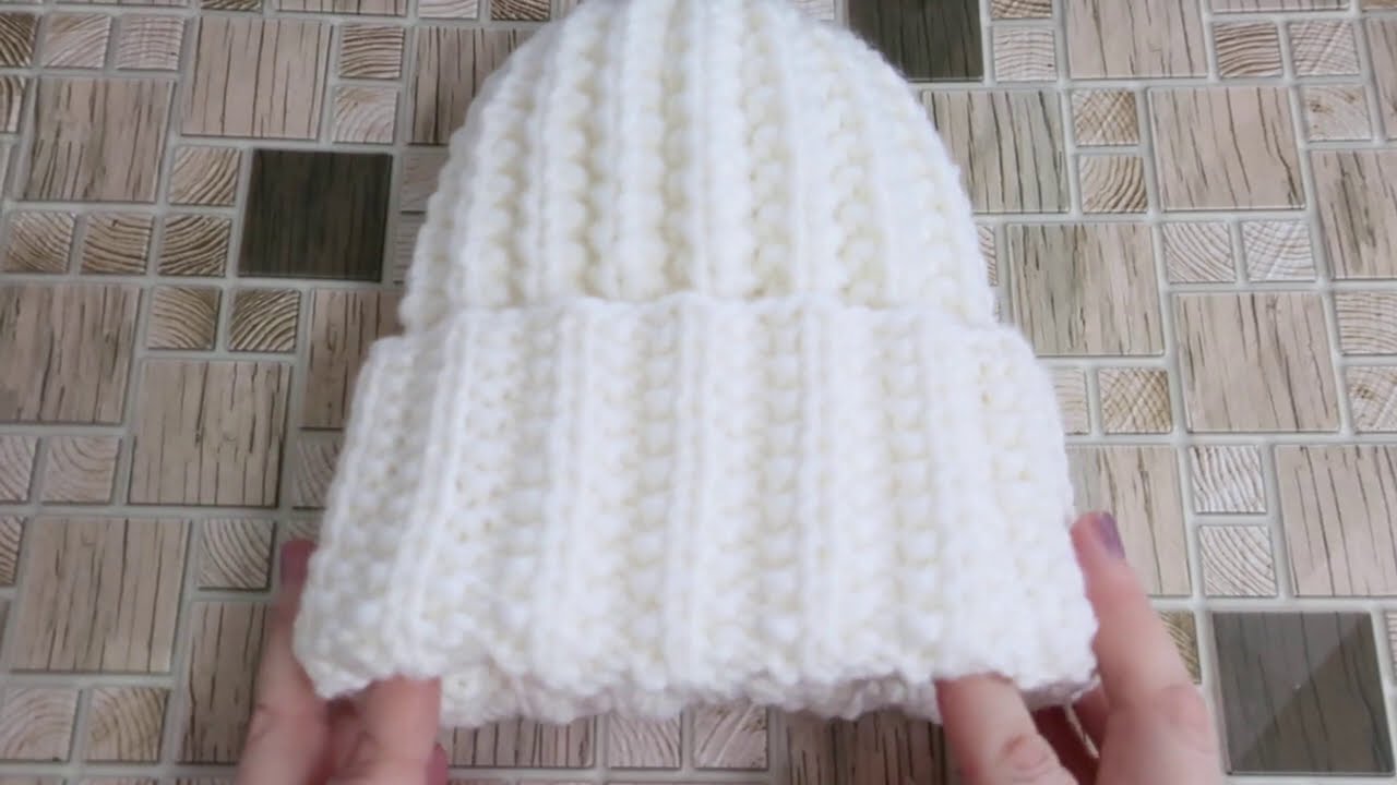 Как связать спицами модную шапку из толстой пряжи