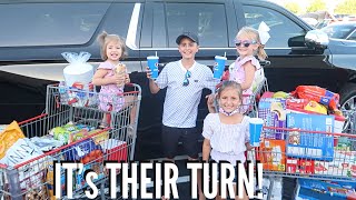 IT'S THEIR TURN AGAIN! / GOMEZ KIDS MAKE TOUCH CHOICES AT COSTCO