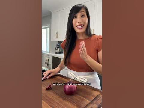 How to Cut an Onion - Jessica Gavin