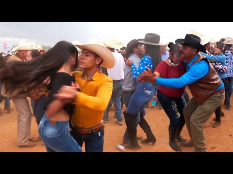 Baile en 6 de Enero Fresnillo - Los Ayudantes de Huacasco