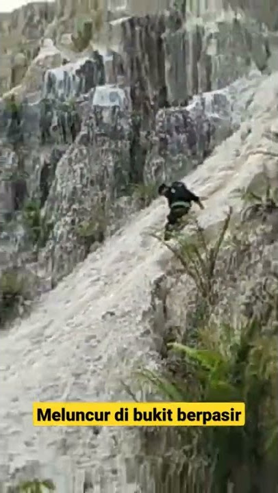 Cerita waktu jalan-jalan di Bukit Jahitan Layar, Kutai Lama. Tahun 2018.