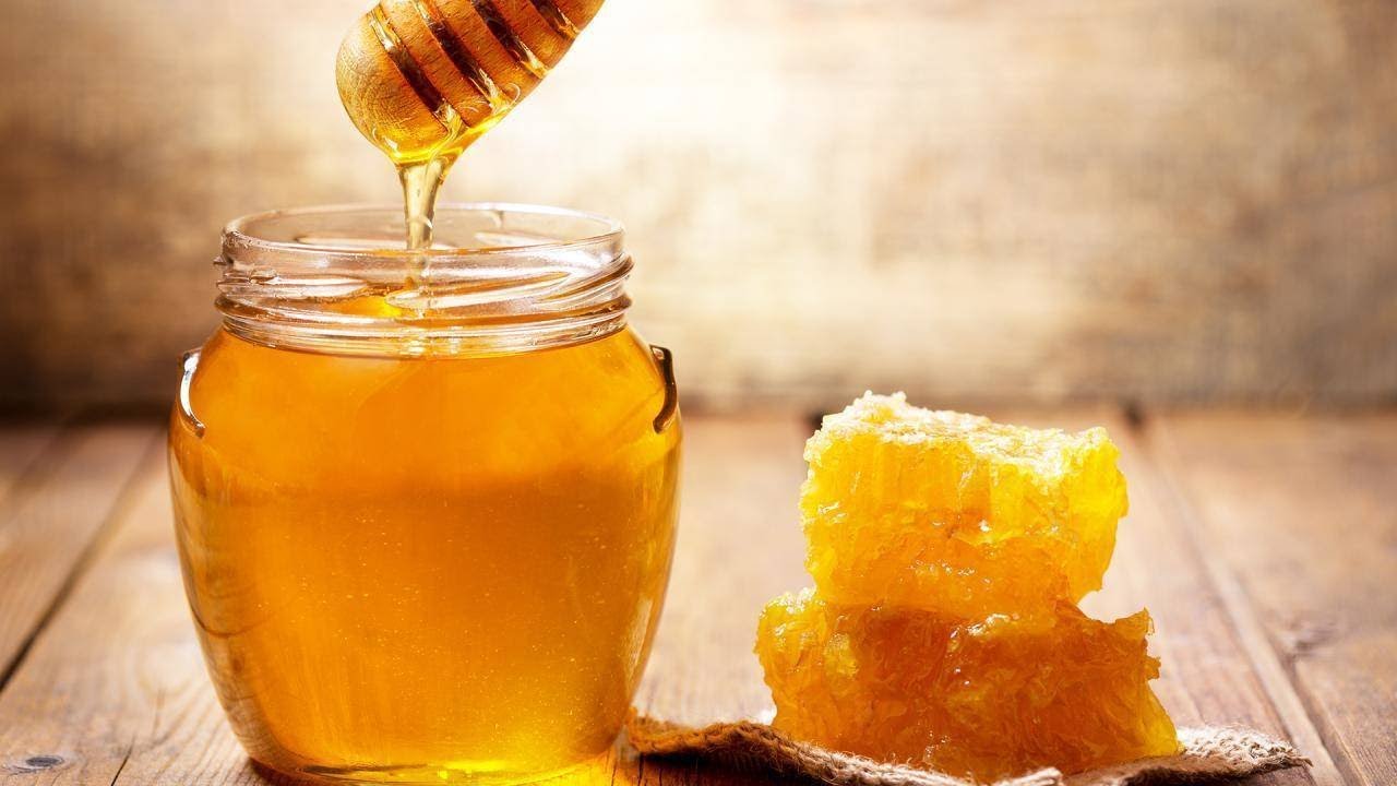 Health Benefits of Honey: It may Actually Do More Than Help That Sore Throat | Rachael Ray Show