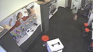 Six Suspects Commit Distraction Theft at Verizon Store; Steal $24,000 Worth of Cellular Phones