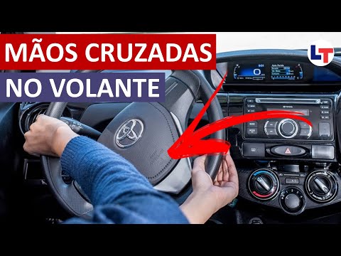 Vídeo: Você deve dirigir com as 2 mãos no volante?