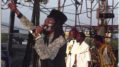 Culture - See Them A Come//Jah Rastafari -- Live