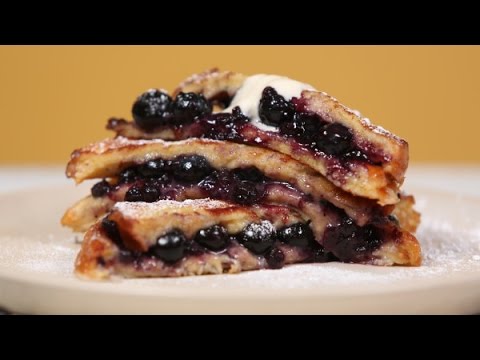 How to make blueberry french toast with maple syrup cream, french toast and egg casserole - YouTube