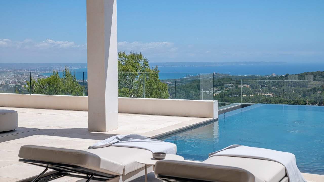 Moderne, sehr elegante neue Design Villa in Son Vida mit Meerblick mit Indoor und Outdoor Pool