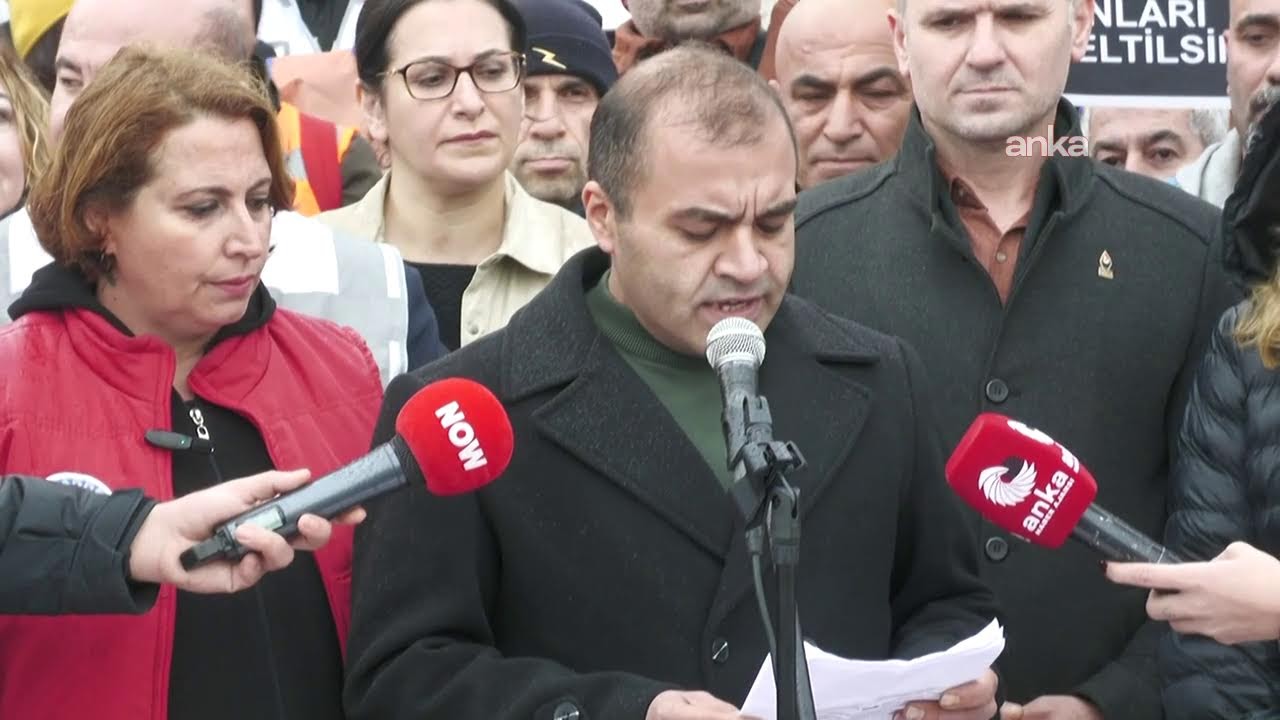 Emeklilikte Adalet Derneği, kademeli emeklilik talebiyle Kadıköy’de eylem düzenliyor 