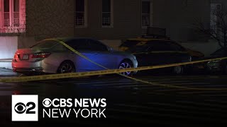 Woman killed after crash sends taxi onto sidewalk in Queens
