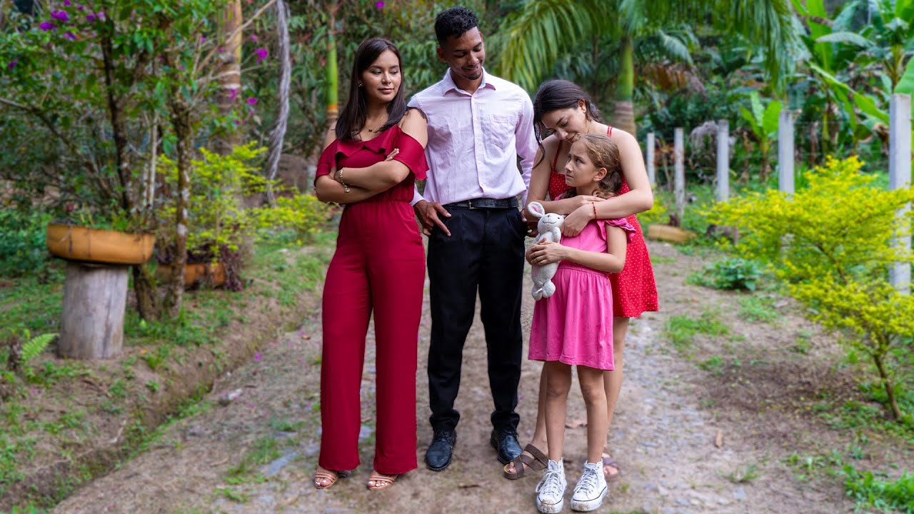 Padre encuentra a su hija perdida y descubre una verdad inesperada.